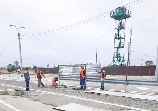 На границе с Крымом по указу Зеленского строят новые КПВВ