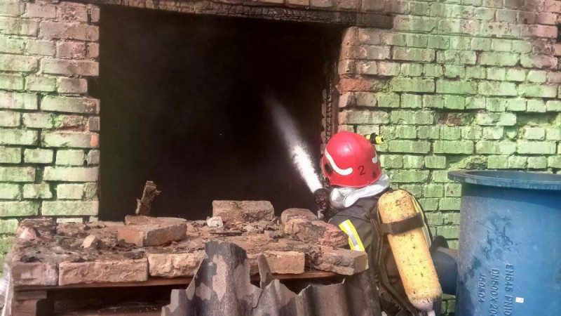 "Перекрытая улица, пробка": в Киеве бушевал масштабный пожар, опубликованы фото