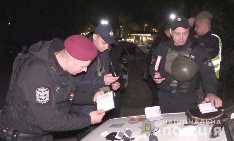 В Киеве атаковали спецназовцев, опубликованы фото с места ЧП