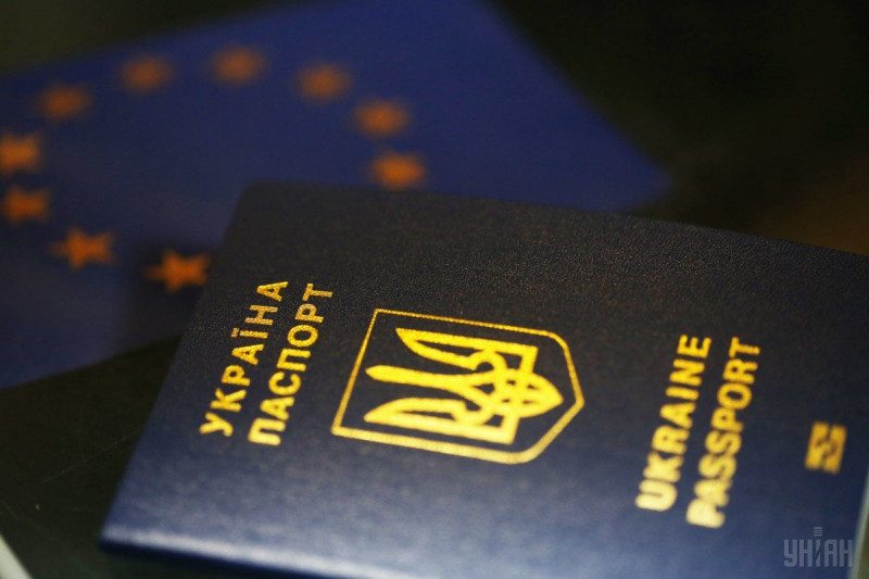 Миллион рублей: на Донбассе выдавали боевикам украинские паспорта