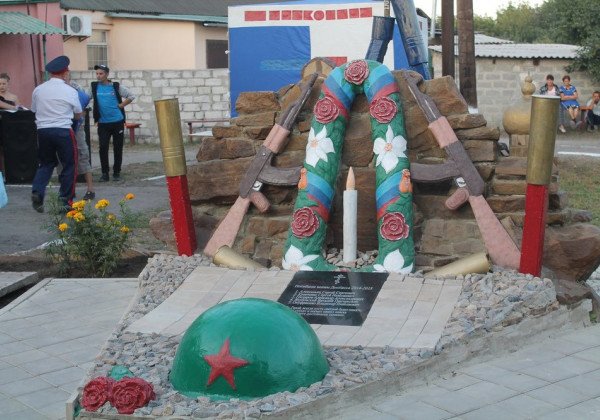 В соцсети высмеяли памятник уничтоженным В соцсети высмеяли памятник уничтоженным
