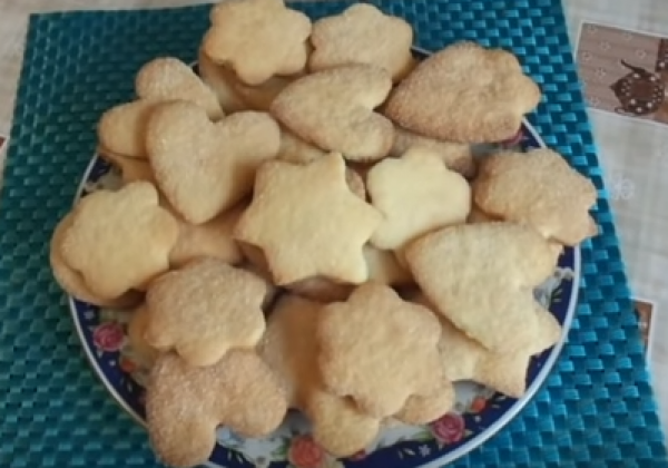 Нежное песочное печенье на маргарине быстро и просто готовится Нежное песочное печенье на маргарине быстро и просто готовится
