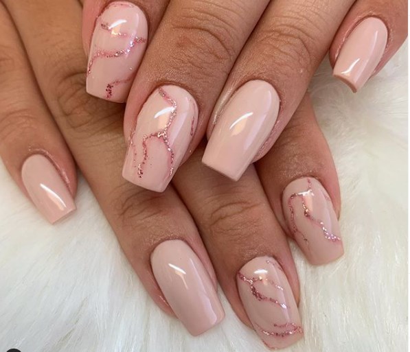 Мраморный маникюр 2019