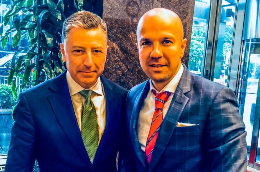 Волкер встречался с сотрудником компании, где работал сын противника Трампа - СМИ