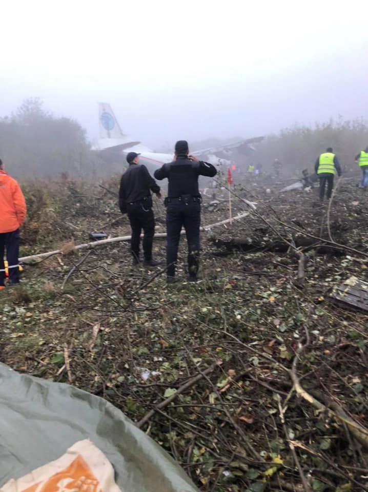 Самолет упал возле Львова, пять погибших