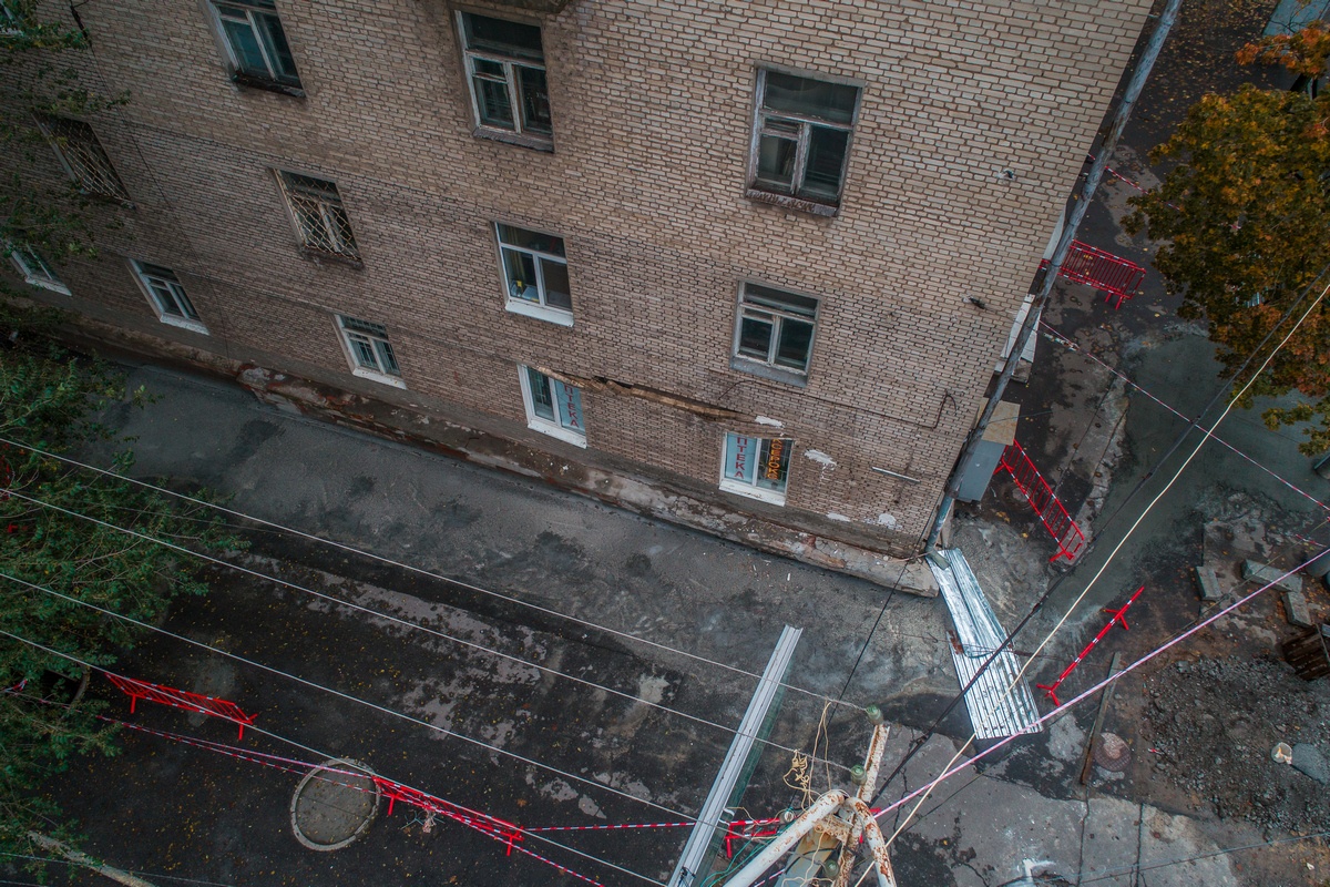 В Днепре треснуло общежитие