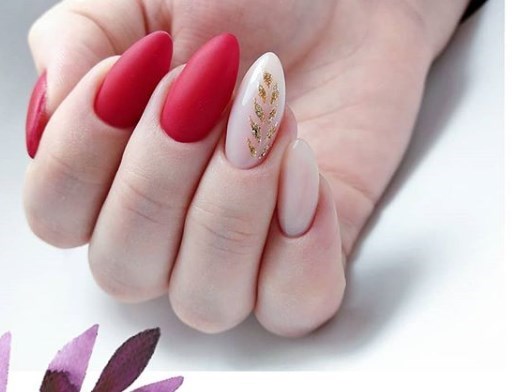 Красный матовый маникюр