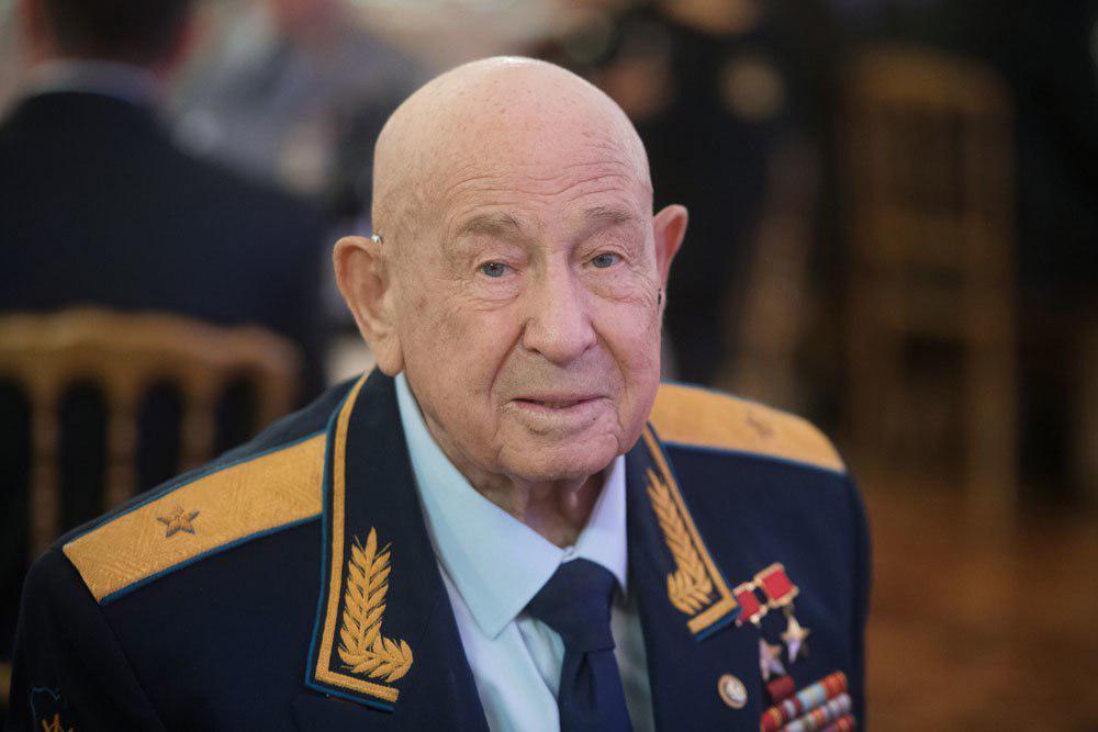 Алексей Леонов умер Алексей Леонов умер