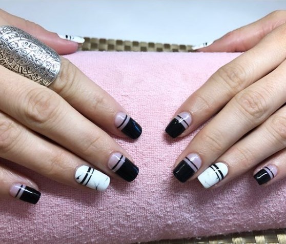 Модный черно-белый маникюр 