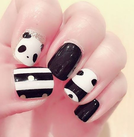 Модный черно-белый маникюр 