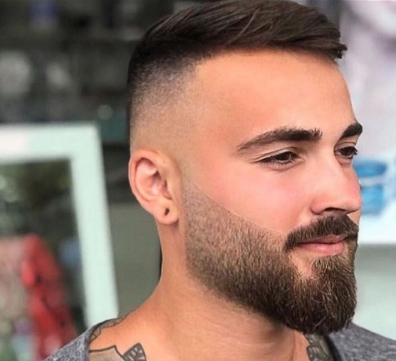 Модная мужская стрижка британка 