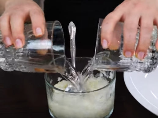 Салат мимоза по-новому легко приготовить дома