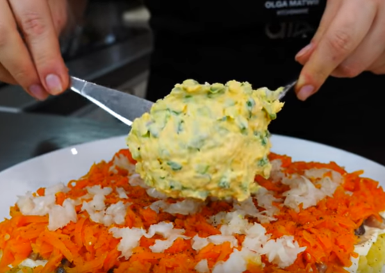 Салат мимоза по-новому легко приготовить дома