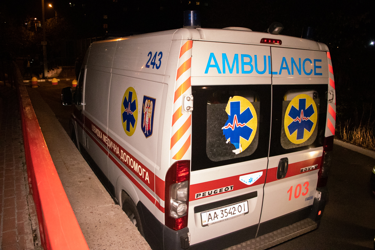 В Киеве в результате пожара в высотке повреждены три квартиры