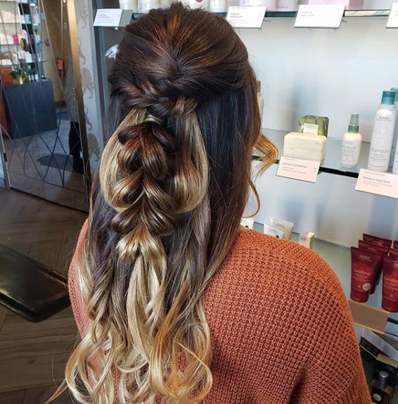 Модная коса в стиле бохо