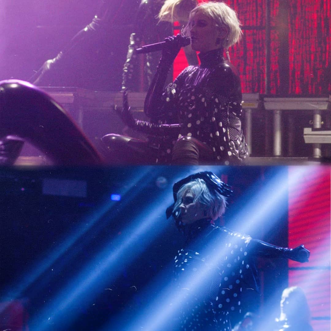 Maruv вкусно поцеловала танцовщицу