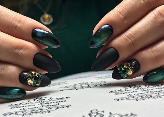 Маникюр кошачий глаз