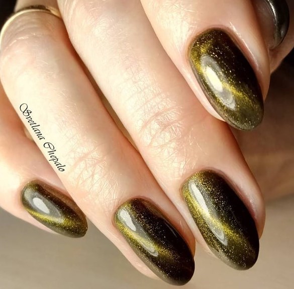 Маникюр кошачий глаз