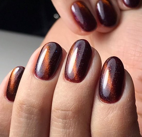 Маникюр кошачий глаз