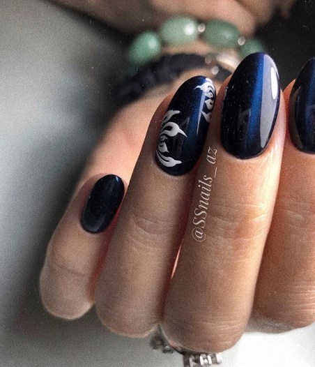 Маникюр кошачий глаз