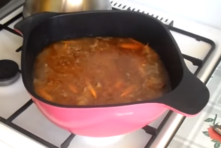 Плов по-узбекски готовится немного более часа