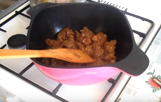 Плов по-узбекски готовится немного более часа