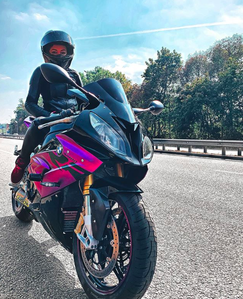 Под Киевом в ДТП погибла мотоблогерша Елена Кузавова (Кузавини) Под Киевом в ДТП погибла мотоблогерша Елена Кузавова (Кузавини)