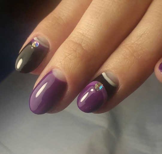 Модный фиолетовый маникюр