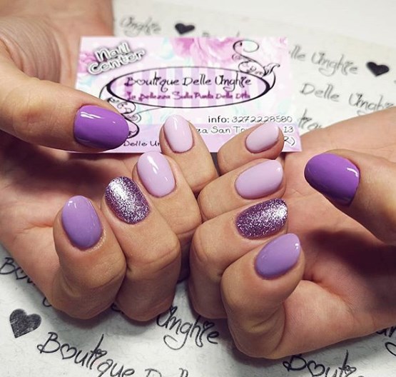 Модный фиолетовый маникюр