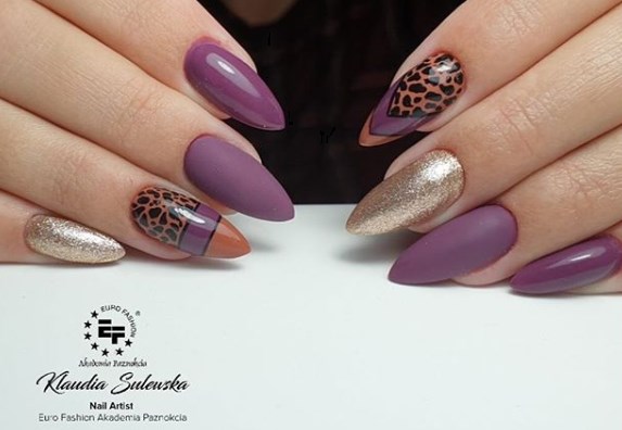 Модный фиолетовый маникюр