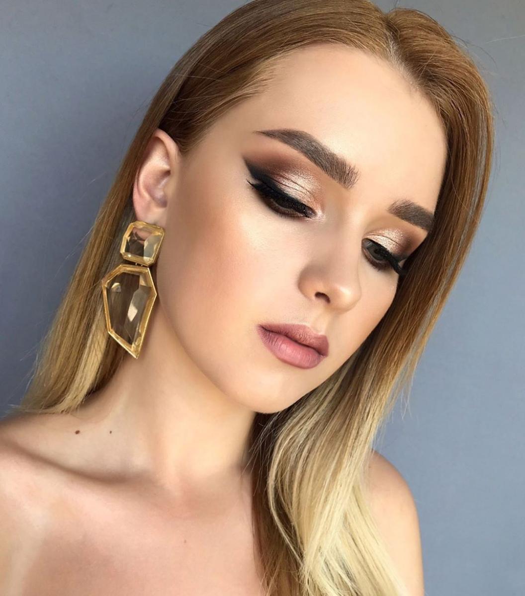 Красивые стрелки дополнят любой образ