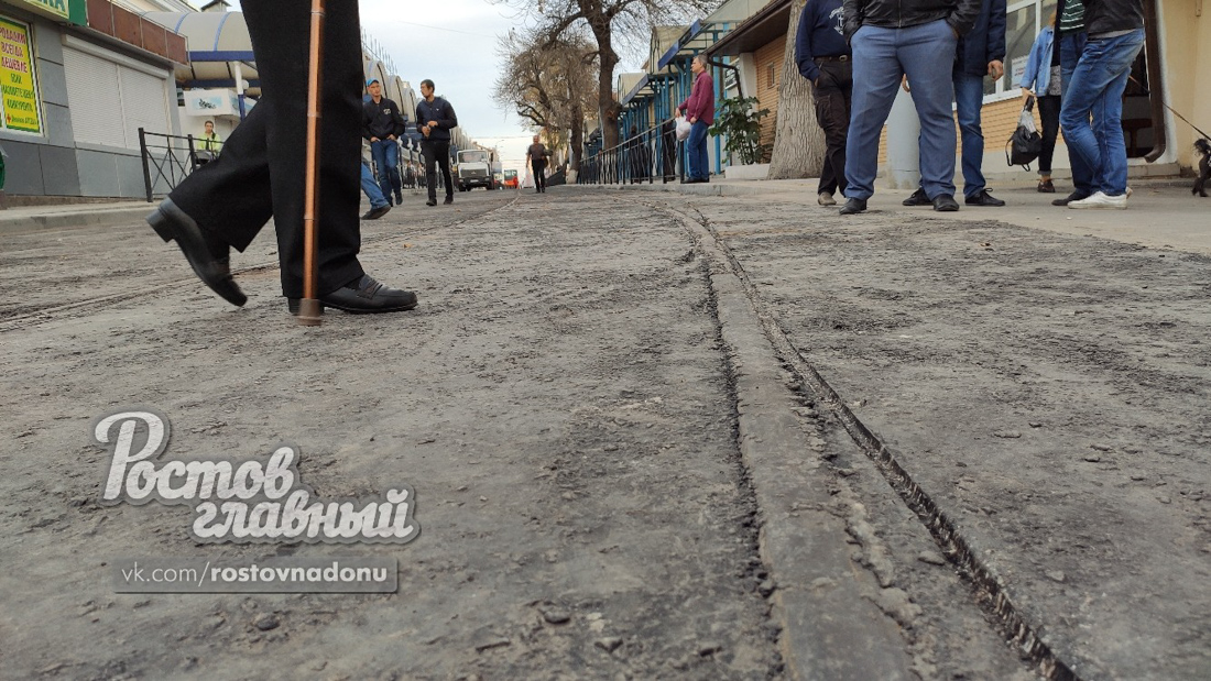 Трамвай ожидаемо сошел с путей