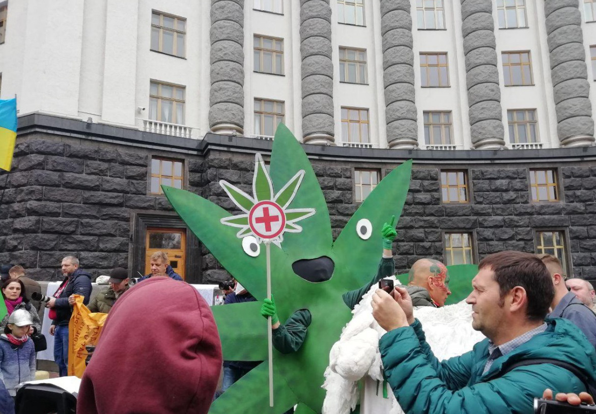 Марш за легализацию марихуаны киев браузер tor тор попасть на гидру