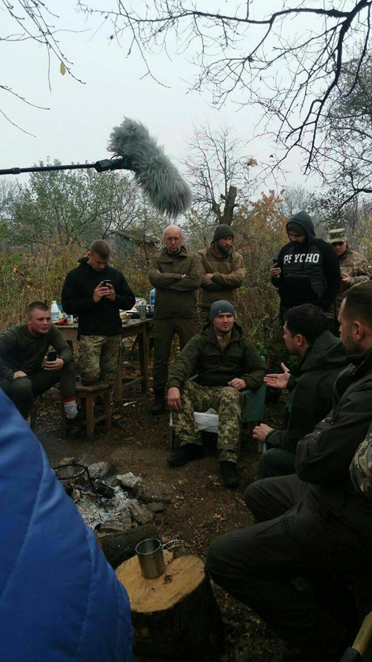 Владимир Зеленский встретился с добровольцами в Золотом