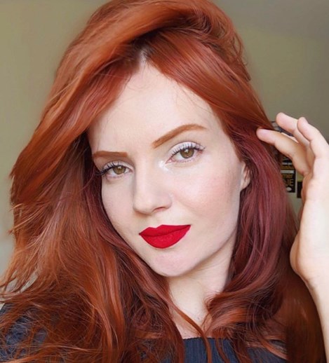 Модные женские стрижки на средние волосы