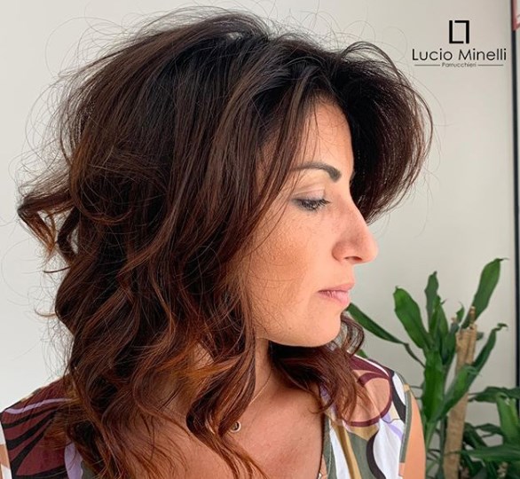 Модные женские стрижки на средние волосы