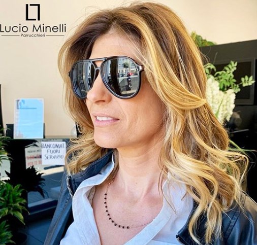 Модные женские стрижки на средние волосы