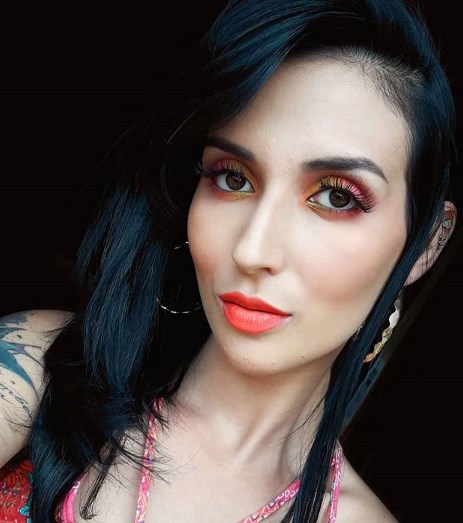 Модные женские стрижки на средние волосы