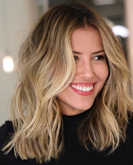 Модные женские стрижки на средние волосы