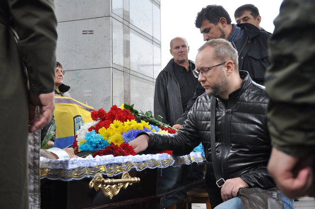 С Виктором Дегтяревым простились на Майдане