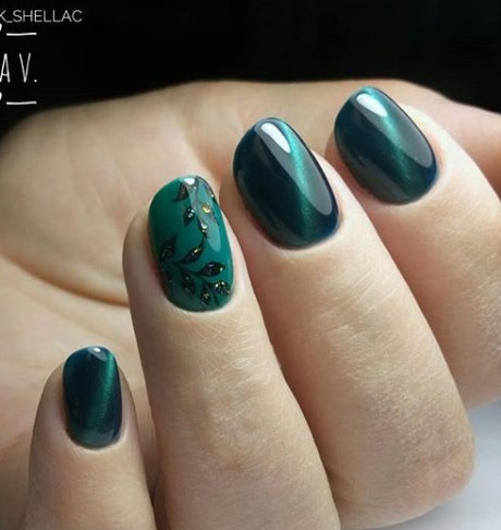 Модный изумрудный маникюр