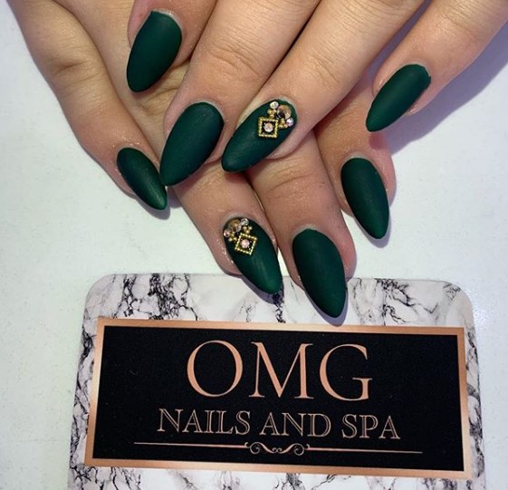 Модный изумрудный маникюр