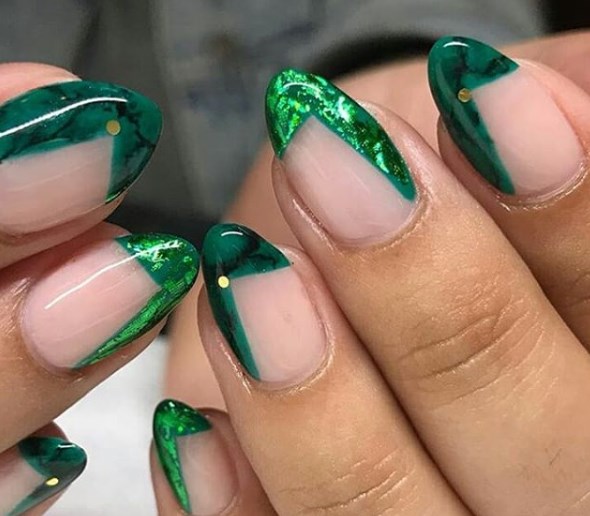 Модный изумрудный маникюр
