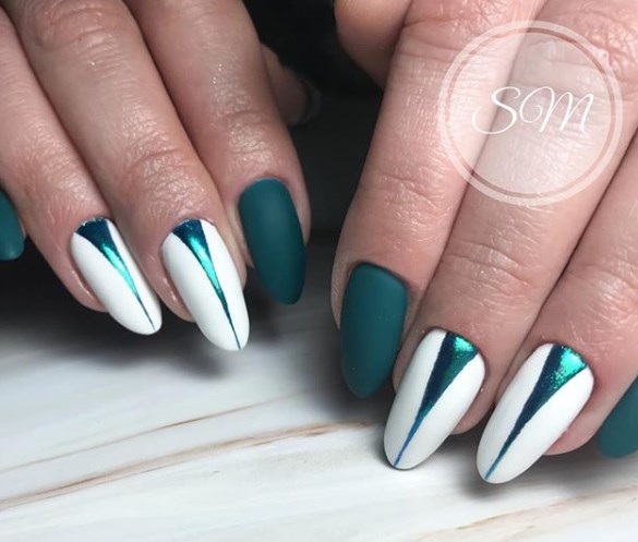 Модный изумрудный маникюр