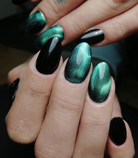 Модный изумрудный маникюр