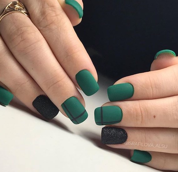 Модный изумрудный маникюр