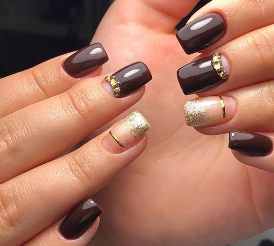 Модный лунный маникюр