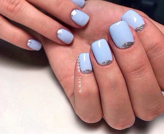 Модный лунный маникюр