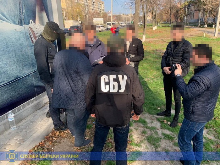 У чиновника нашли полмиллиона долларов наличкой