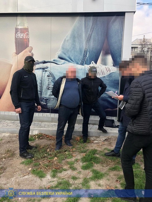 У чиновника нашли полмиллиона долларов наличкой